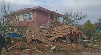 Ankara'nın Beypazarı İlçesinde Hortum Hasara Yol Açtı