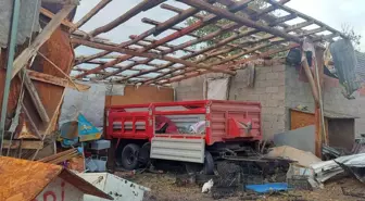 Beypazarı'nda Fırtına Çatıları Uçurdu