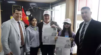 Cumhuriyet Bayramı Etkinlikleri Kapsamında 102 Öğrenci Esnafa Gazete Dağıttı