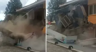 Deprem geçti ama tehlike bitmedi! Korku dolu anlar kamerada