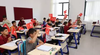 Diyarbakır'da Jandarma, Cumhuriyet Bayramı Coşkusunu Öğrencilerle Paylaştı