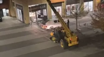 Hırsızlar telehandler kullanarak ATM çaldı!