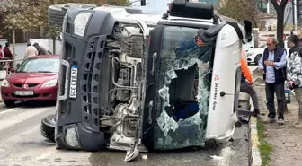 Sancaktepe'de Beton Mikseri Devrildi: Sürücü Hafif Yaralandı