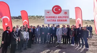 Sandıklı'da 'Bir Fidan Bir Kitap' Etkinliği Düzenlendi