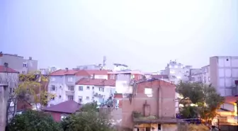 Balıkesir'de Şimşek Fırtınası ve Deprem Korkusu