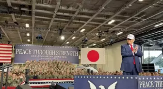 Trump, Japonya'da USS George Washington Uçak Gemisini Ziyaret Etti