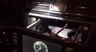 İzmir'de Uyuşturucu Operasyonu: 465 Gram Kokain ve Silahlar Ele Geçirildi