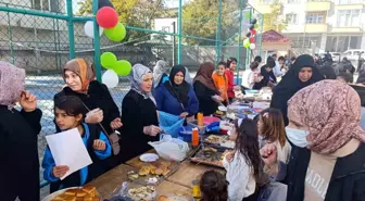 Muradiye'de Gazze Yararına Hayır Panayırı Büyük İlgi Gördü
