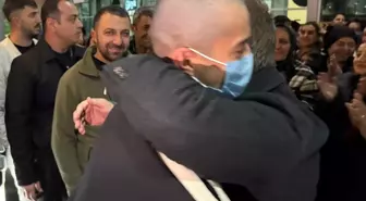 Beyin Ameliyatı İçin Ankara'ya Giden Öğrenciye Vali ve Arkadaşlarından Destek