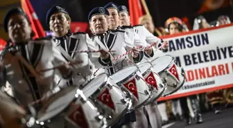 Ankara'da Cumhuriyet Bayramı İçin Fener Alayı Düzenlendi