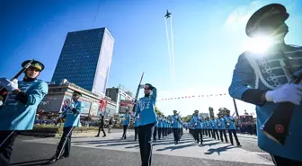 Cumhuriyet Bayramı'nda Resmi Geçit Töreni Yapıldı
