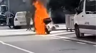 İstanbul'da Seyir Halindeki Motosiklet Alev Alev Yandı