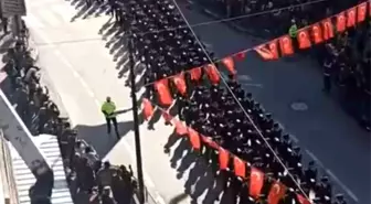 Bursa'daki Cumhuriyet Bayramı Törenlerinde Astsubayların Yürüyüşü Alkış Aldı