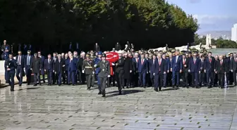 Cumhurbaşkanı Erdoğan başkanlığındaki devlet erkanı Anıtkabir'i ziyaret etti