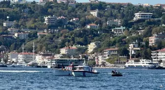 İstanbul Boğazı'nda Tekne ile Kano Çarpıştı