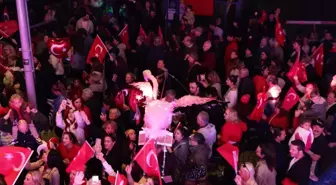 Cumhuriyet'in 102. Yıl Dönümü Kadıköy'de Coşkuyla Kutlandı