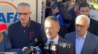 Kocaeli'de Çöken Binada 5 Kişilik Ailenin Enkaz Altında Kalabileceği Açıklandı