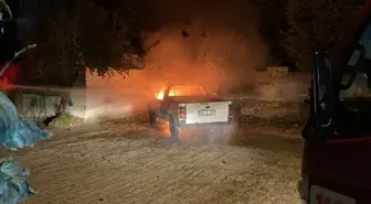 Nazilli'de Park Halindeki Kamyonette Yangın Çıktı