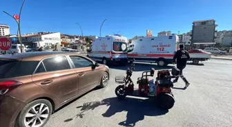 Karaman'da Otomobil ile Elektrikli Bisiklet Çarpıştı: 1 Yaralı