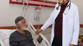 Oltu Devlet Hastanesi'nde Kalp Zarından Sıvı Boşaltma İşlemi Başarıyla Gerçekleştirildi