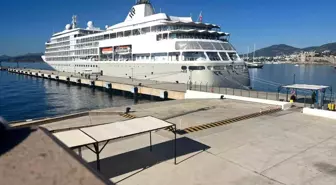 Bodrum'a 340 Yolcu Getiren Silver Whisper Kruvaziyeri Limana Demirlendi
