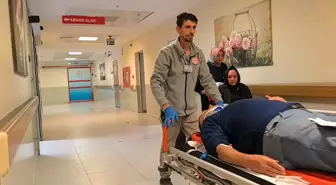 Bursa'da Trafik Kazası: Kamyonet Kanala Uçtu, 5 Yaralı