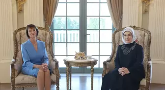 Emine Erdoğan, Almanya Başbakanı Merz'in eşiyle Millet Kütüphanesi'ni ziyaret etti