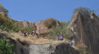 Ihlara Vadisi'nde Sonbahar Yoğunluğu: Turist Akını Devam Ediyor