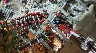 Kocaeli'de Çöken Binada Anne ve Baba Hayatını Kaybetti