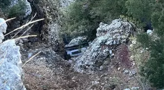 Mersin'de Uçuruma Yuvarlanan Aracın Sürücüsü Hayatını Kaybetti