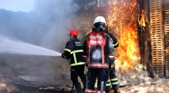 Akyazı'da Ahşap Atölyesinde Yangın Çıktı