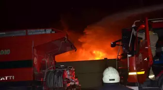 Samsun'da Geri Dönüşüm Tesisinde Yangın Çıktı