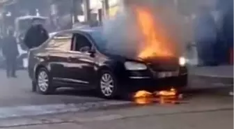 Siverek'te Park Halindeki Otomobilde Yangın Paniği