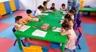 Adana'daki Tarım İşçisi Çocuklara Konteyner Sınıfla Eğitim İmkanı