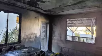 Adana'da Müstakil Ev Yangında Küle Döndü