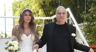 Mehmet Ali Erbil'den eşine dudak uçuklatan jest