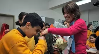 Öğretmenler Günü ne zaman? 2025 Öğretmenler Günü hangi güne denk geliyor, alınabilecek hediyeler?