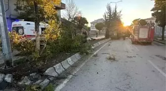 Ağrı Patnos'ta Trafik Kazası: Sürücü ve Arkadaşı Yaralandı