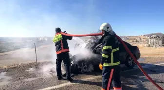 Adıyaman'da Seyir Halindeki Otomobil Alev Aldı