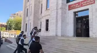 Hamile Eşini ve Amcasını Öldüren Şahıs Adliyeye Sevk Edildi