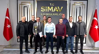 Simav Kaymakamı, Voleybol Takımını Ağırladı