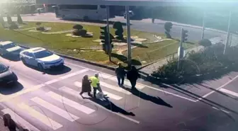 Trafik Polisinin Duyarlı Davranışı: Yaşlı Kadını Karşıya Geçirdi