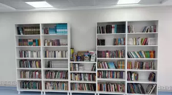 Turhal Atatürk Ortaokulu Kütüphanesini Yeniledi