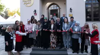 Türk Kızılay, Cumhuriyetin Güçlü Kadınlarını Sergiledi