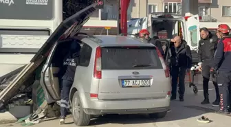 Yalova'da Akaryakıt İstasyonu Önünde Kaza: Bir Yaya Ağır Yaralandı