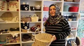 Yalova'da Kadınlar Atık Kağıttan Sepet Üretiyor