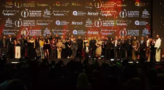 Altın Portakal'a 7 ödülle 'Tavşan İmparatorluğu' damga vurdu