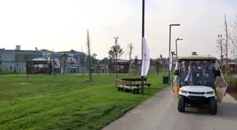 Cumhurbaşkanı Erdoğan, Atatürk Havalimanı Millet Bahçesi'nde esnafı ziyaret etti