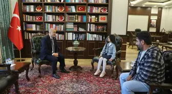 Vali Hatipoğlu'ndan 10 Yaşındaki Öğrenciye Destek Ziyareti