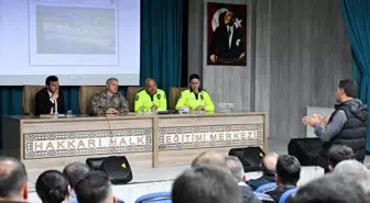 Hakkari Emniyet Müdürü, Şoförler ve Otomobilciler Esnaf Odası ile Toplandı